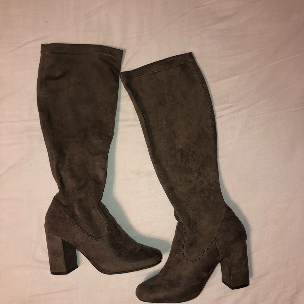 Mid rise boots